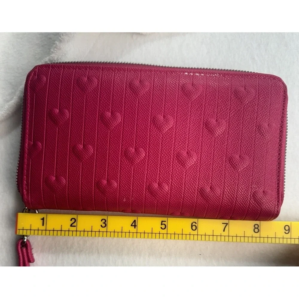 Betsey Johnson Barbie Pink Puff‎ Hearts Full Zip Wallet Wristlet Clutch EUC